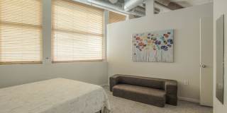 One Bedroom Unit in Wonderful Western Auto Lofts Gallery 10
