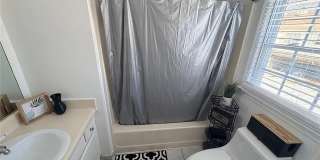 Room in 2 Bedroom Home at Mill Creek Pl Gallery 16