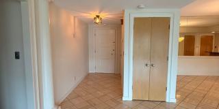 2 Bedroom/ 2 Bath condo on West End, 1 assigned covered parking spot, Small Storage Space included, Secured Entry Gallery 9