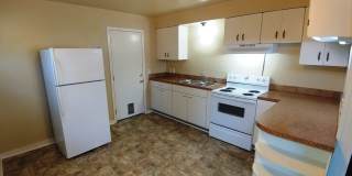 Bright two bedroom Home with a Covered Back Deck Bright two bedroom Home with a Covered Back Deck Gallery 7