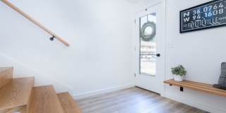 Modern 4 bedroom 3 bath near Razorback campus - 2nd story loft Gallery 6