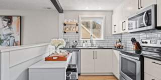 Trendy 2B/1B Unit C I Near Gonzaga/WSU/EWU & 5 Hospitals I Pet Friendly Gallery 18