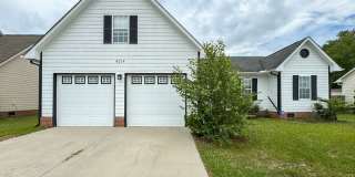 Lovely 3 Bed 2 Bath Home with Bonus Room Gallery 1