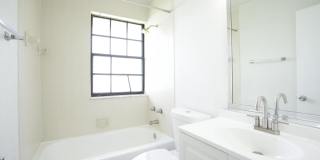 2646 Riverside Drive Gallery 15