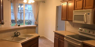 4 Bed 3 Bath Gated Townhome Near Maplewood Golf Gallery 13