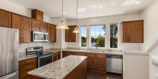 Silver Lake Townhome with Two Ensuite Bedrooms Gallery 10