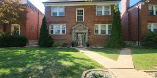 One Bedroom Apartment with Garage Parking! Gallery 1