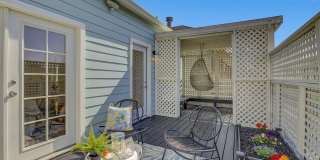Wonderful House with Huge Deck in an Amazing Location Gallery 4