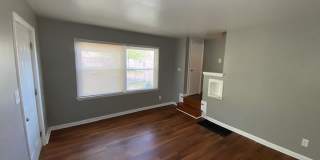 136 North Everett Avenue Gallery 5