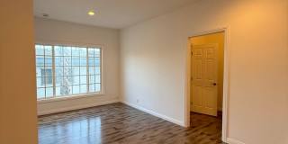 1534 Winona Blvd. Gallery 27