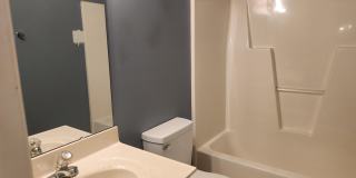 518 Johnson Street Gallery 12