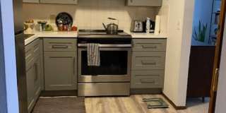 Three Bedroom Unit Available In Triplex in East Boulder Gallery 7