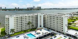 301 Lake Shore Drive unit: 411 Gallery 30