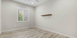 Stunning upgraded Solera At Anthem Home with Spa in back yard! Gallery 26