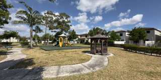 Stylish 3-Bed, 3-Bath Townhouse Oasis in Riviera Beach Gallery 48