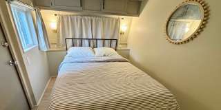 Bright & Newly Renovated FURNISHED 1-Bedroom Rental Gallery 11