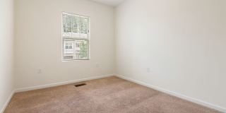 3be / 2.5ba Townhouse with Screened Porch and Community Pool in North Durham Gallery 18