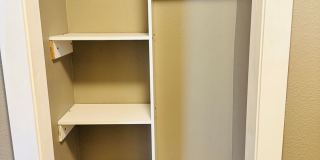 Charming Updated Condo in Great Location Gallery 21