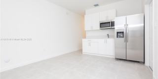 2636 SE 8th Ct Gallery 4