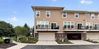 Spacious 3BR Townhome in Indianapolis Gallery 21