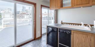 Spacious Three Bedroom Graduate Hospital Home w/ Roof Deck! Gallery 17