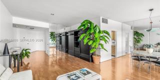 4925 Collins Ave Gallery 4