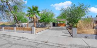 A Must See!! 5 bedroom 3.5 Bathroom home in Paradise Gallery 1