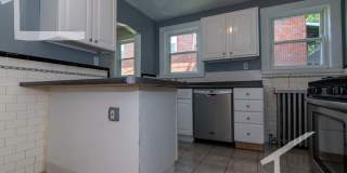 Great 3 Bed (1st Fl Duplex) Close to Green Line and Bus Stop Gallery 12