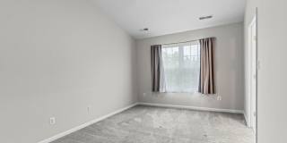 45426 Clarkes Crossing Square Gallery 24