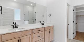 1811 East Fiji Street Gallery 10