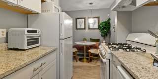 Plug and Play Luxury Condo Next to the Metro: Parking & Utilities Included Gallery 3