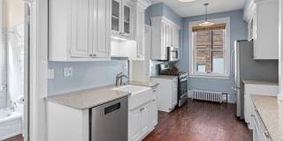 Stunning 3 bedroom main floor unit in prime Saint Paul location. Gallery 18