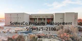 Beautifully Furnished Home on 2.5 acres Gallery 1