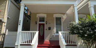 208 Oak St Gallery 1