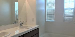 Charming 4 bedroom 4 bathroom in heart of East Lake! Gallery 11