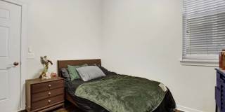 2143 N WESTERN Avenue Gallery 7