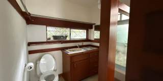 Hidden Garden Retreat – A One-Bedroom Oasis in the Heart of Venice Gallery 25
