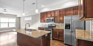 Large 2 Bedroom Condo For Rent Near Downtown Clarksville! Gallery 1