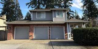 Spacious 4BR Mill Creek Home with Central AC  Multiple Living Areas Gallery 1