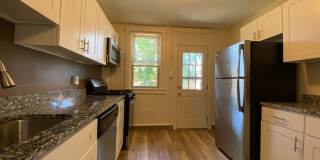 Pet Friendly Squirrel Hill Townhome! Both Covered Front Porch & Backyard! Gallery 1