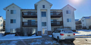 SW 2 Bedroom 1 bath Condo, Balcony, Fireplace and Garage Gallery 1