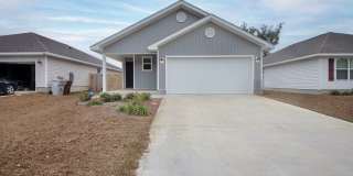 Beautiful 3BR Home with Privacy-Fenced Backyard in The Woodlands Gallery 1
