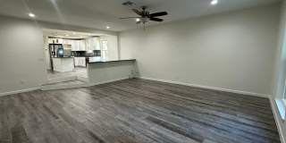 AVAILABLE: Updated 4 BR / 2 BA in Prime South Austin Location Gallery 7