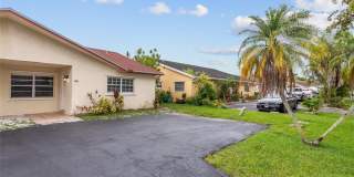 7656 NW 73rd Ter Gallery 1