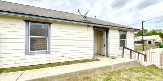 *MOVE IN SPECIAL* Convenient & Low-Maintenance Living Near St. Mary’s University! Gallery 26