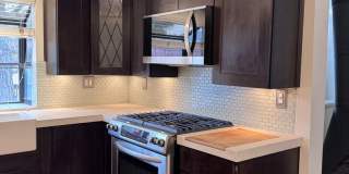 Agoura Hills Townhome | Upgraded + Private 2-Car Garage Gallery 8