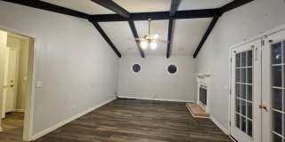211 Plantation Road Gallery 60
