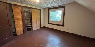 Welcome to 377 Talbot Ave — Charming Pet-Friendly Home in East Akron! Welcome to 377 Talbot Ave — Charming Pet-Friendly Home in East Akron! Gallery 16
