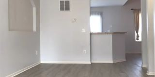 Beautiful end condo in great Powell location!! Gallery 4