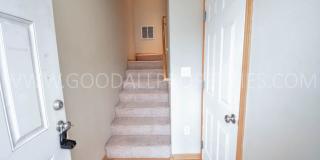 Spacious 2-Bedroom Urbandale Townhome with 2-Car Garage Spacious 2-Bedroom Urbandale Townhome with 2-Car Garage Gallery 6